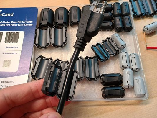 주문 Snap-On Ferrite Ring with 155 Ohm Impedance for EMI/RFI Suppression and Custom Design Options online manufacture